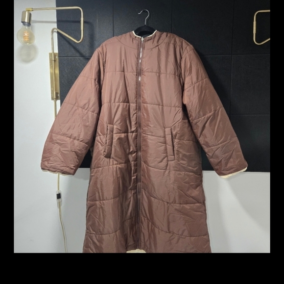 New brown reversible coat with hood size 4xl=20 - Picture 8 of 9